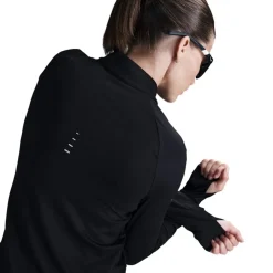 Nike Swift Half Zip in Black