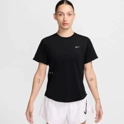 Nike Swift Tee in Black