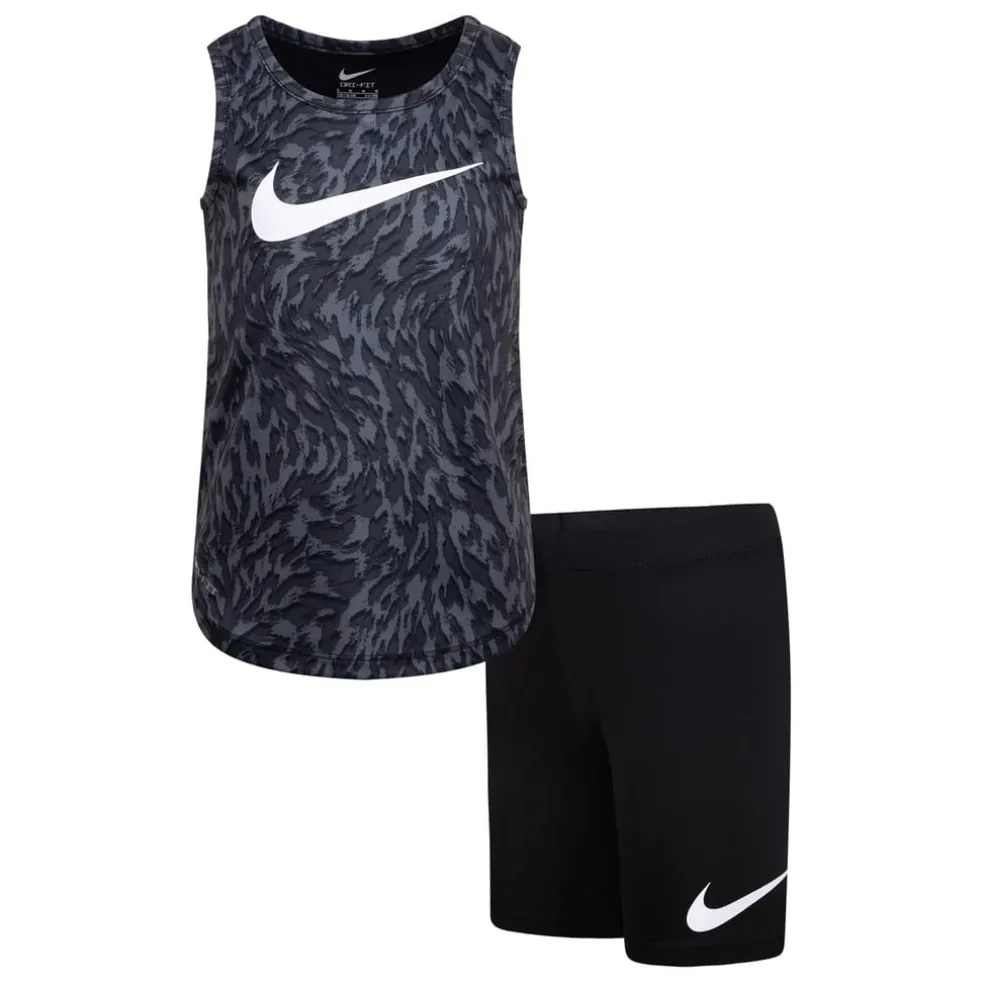 Nike Veneer Short st in Black