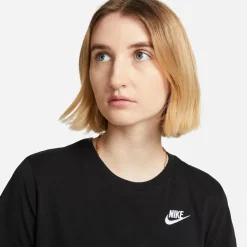 Nike Womens Sportswear Club T-Shirt in Black
