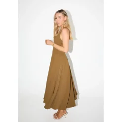 Odd Muse The Ultimate Muse Low Waist Square Neck Midi Dress in Green