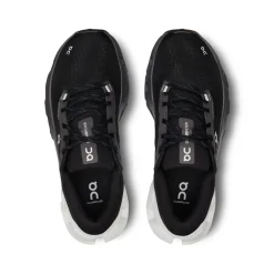 On Cloudflyer 5 Low Top Road Shoes in Black