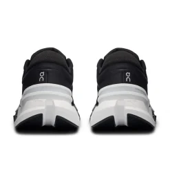 On Cloudflyer 5 Low Top Road Shoes in Black