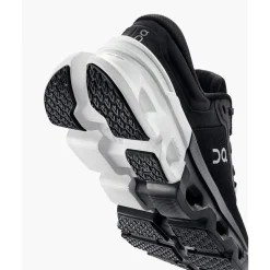 On Cloudflyer 5 Low Top Road Shoes in Black