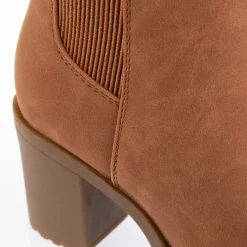 Only Barbara Heeled Chelsea Boots in Cognac