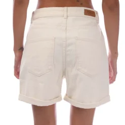 Only Vega Mom Denim Shorts in Ecru