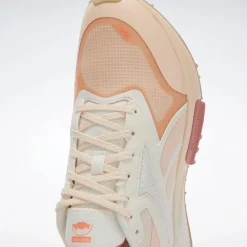 Reebok Lavante Trail 2 Running Shoes in White pink
