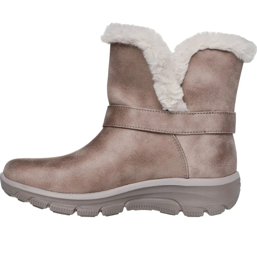 Skechers Essential Snug Boots in Brown