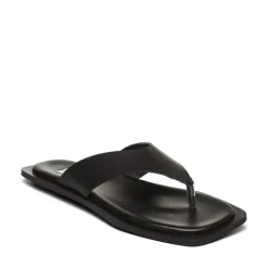 Steve Madden Flip Flops in Black