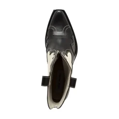 Steve Madden Waynoa Boots in Black