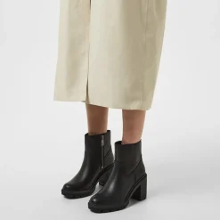 Timberland Heights Mid Zip Up Boots in Black