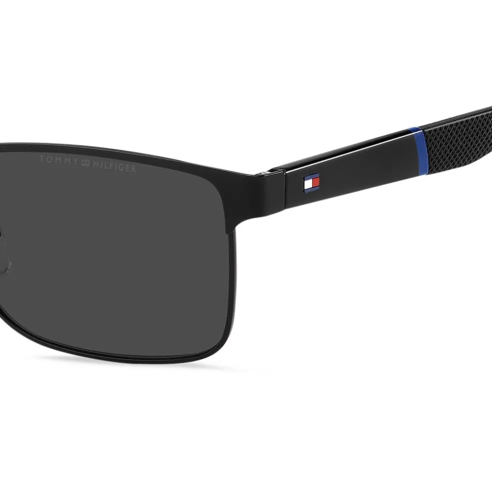Tommy Hilfiger Sunglasses in Black