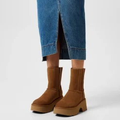 Ugg Seam New Heights Snug Platform Boots in Brown