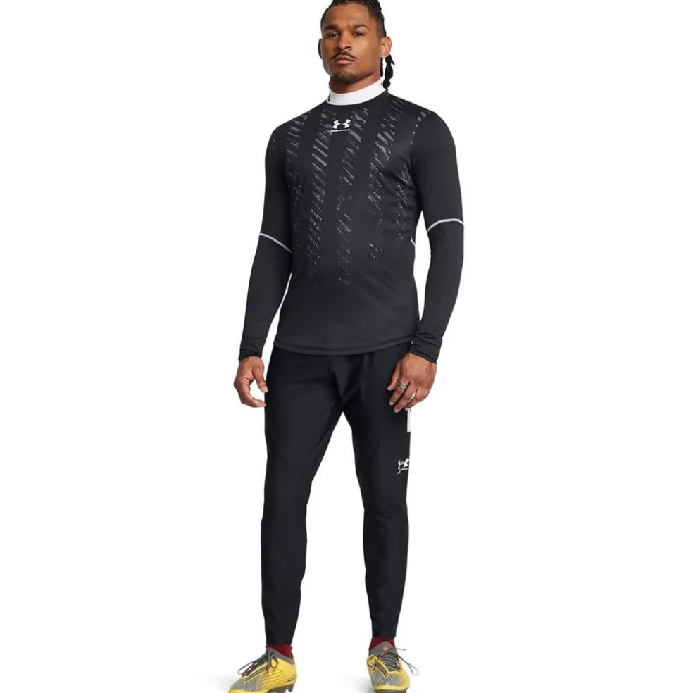 Under Armour Long Sleeve Crew Neck Regular Fit T-Shirt in Black
