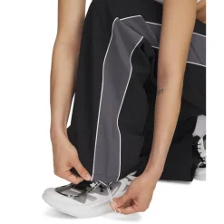 Under Armour Rival Swoven Pant in Black