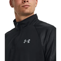 Under Armour Tech Grid 1/4 Zip Top in Black