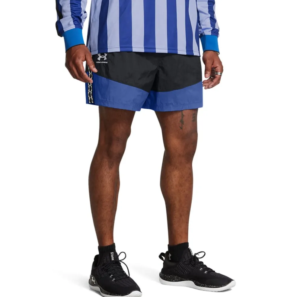 Under Armour Terrace96 Woven Shorts in Black