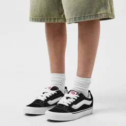 Vans Skool Black True White in Black