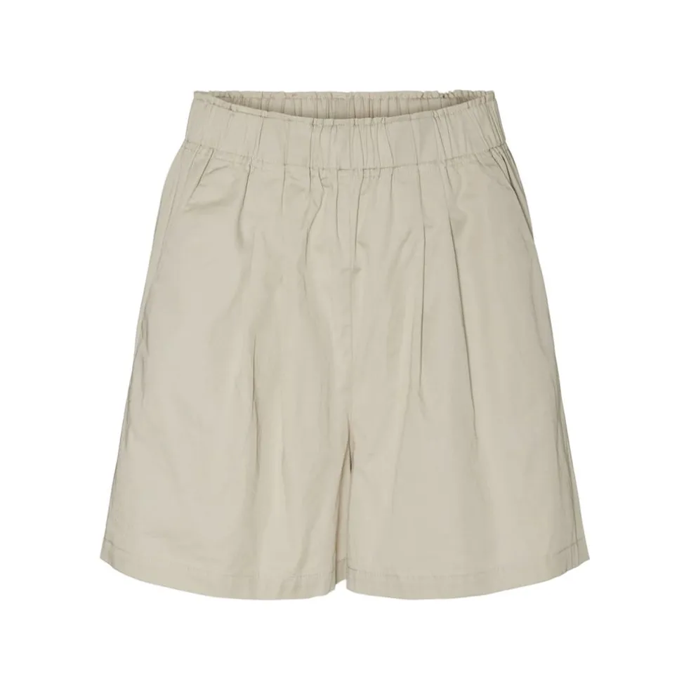 Vero Moda Ninna Wvn Shorts in Silver