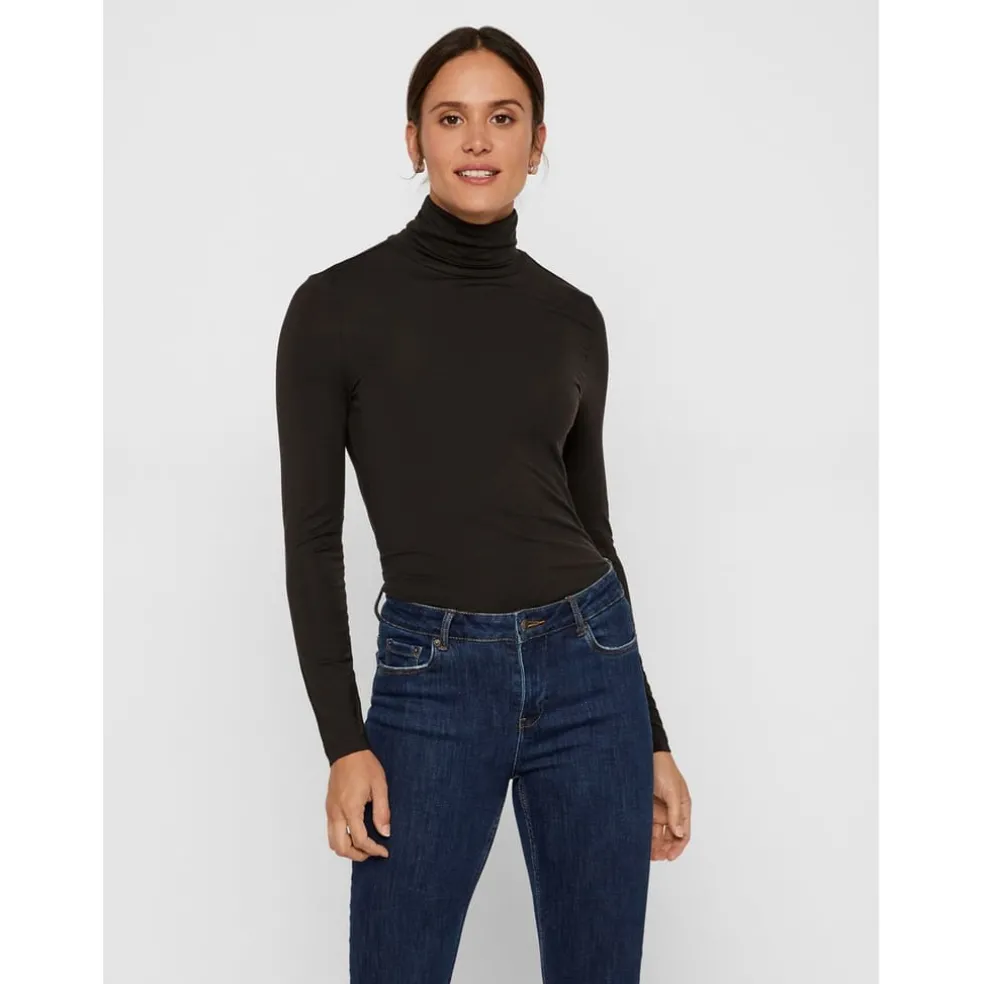 Vero Moda Turtleneck Regular Fit Sweater in Black
