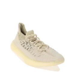 Yeezy Boost 350 V2 CMPCT Trainers in White