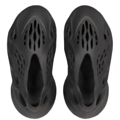 Yeezy Foam Runner Onyx Sneakers in Black